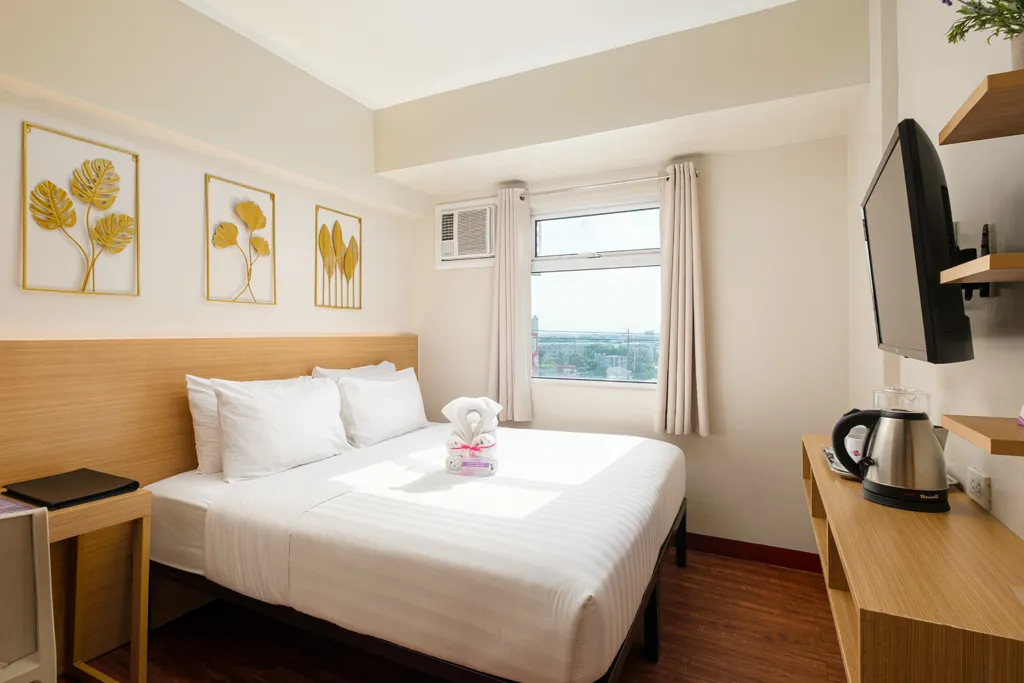 MySpace Hotel BGC eluxe King Room