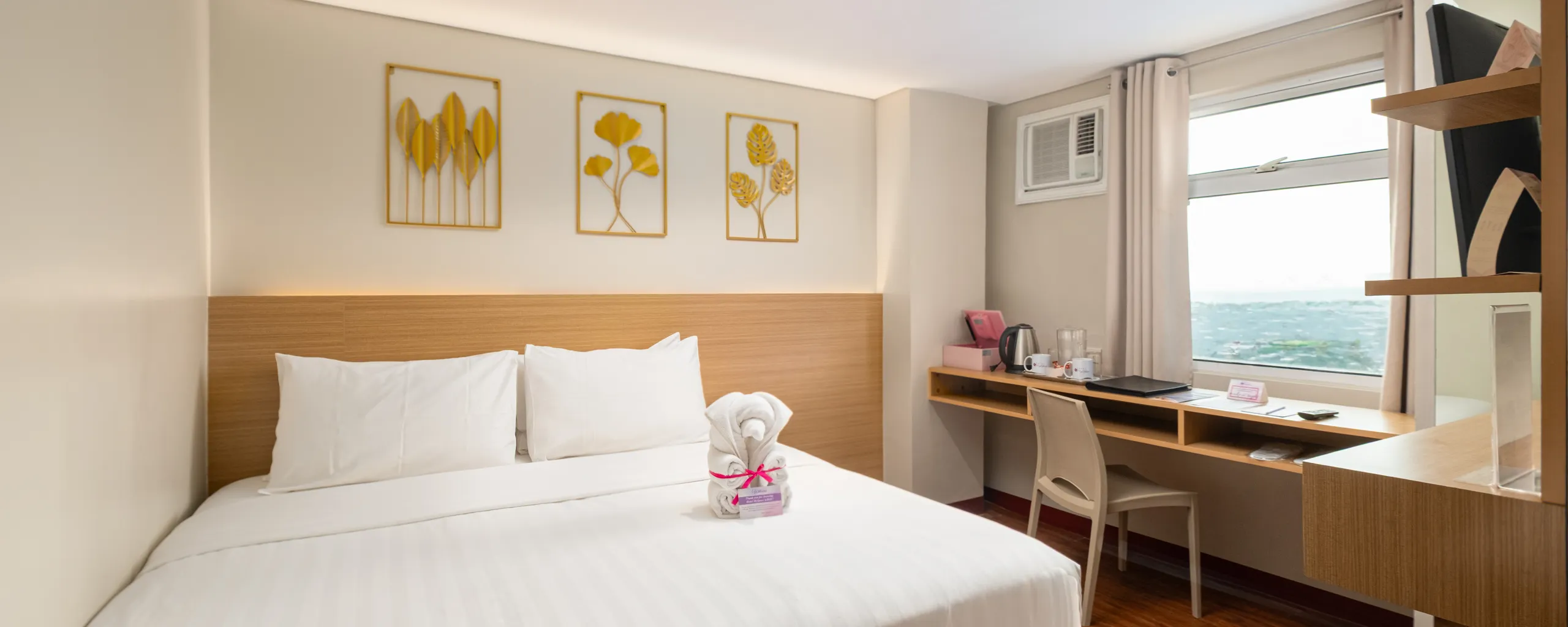 deluxe king room bgc myspace